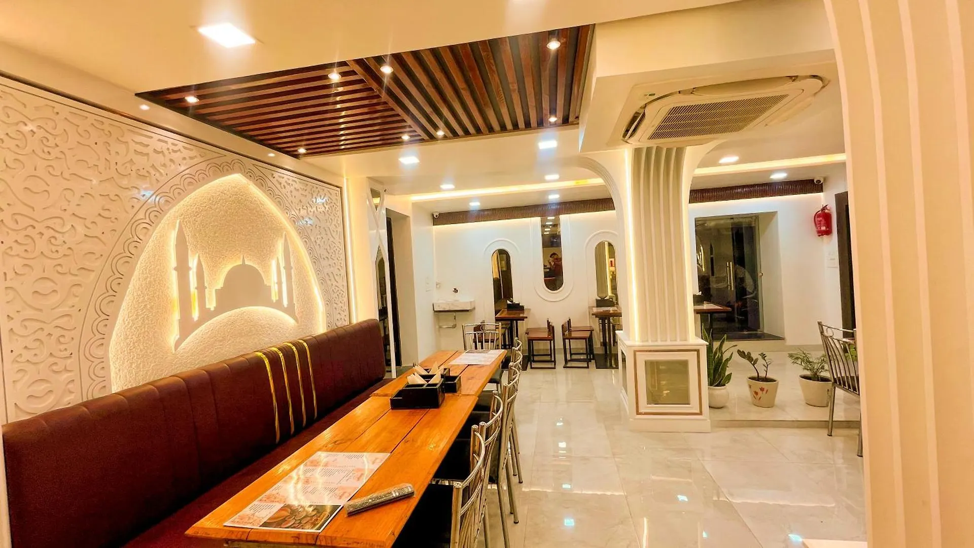 The Vacation Villa Agra  Hotell