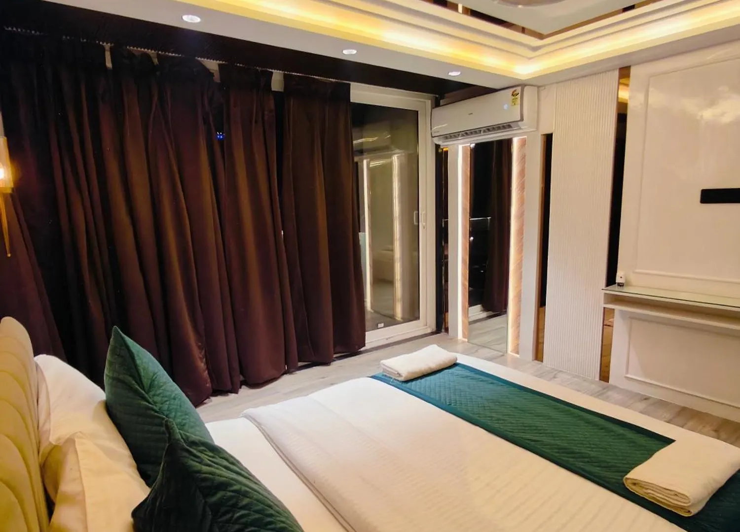 The Vacation Villa Agra  Indie